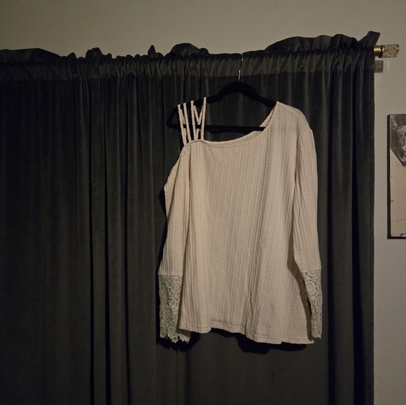 New pullover top w/lace size 4xl=20 color cream - Picture 8 of 10